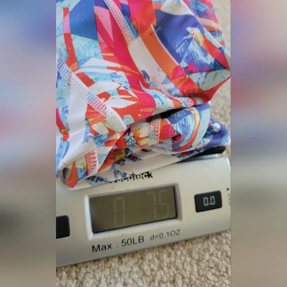 Athleta Women's Kaleidoscope Sonar Capri Cropped Legging Tight White Multi Color - Picture 10 of 11